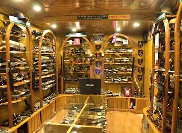 india/himalayas/shop/famous-gurkha-khukuri-house