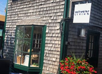 rhode-island/newport-cliff-walk/shop/saltwater-living