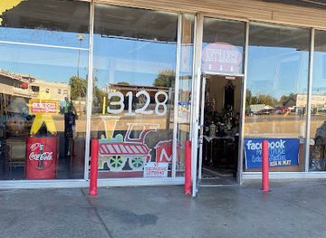 oklahoma/oklahoma-city-metropolitan-area/shop/old-world-imports-antiques-and-more-3128-north-may-ave