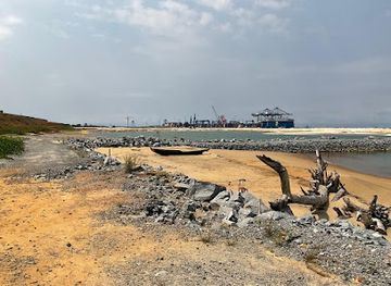 cameroon/kribi-beach/shop/port-en-eau-profonde-de-kribi