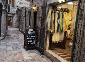 montenegro/old-herzegovina/shop/antioch-silk-shop