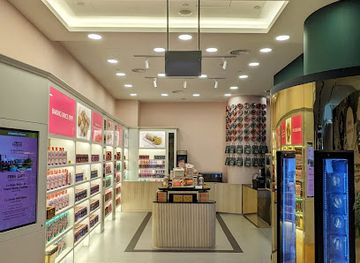 singapore/changi/shop/home-s-favourite-forbidden-jewel-changi-airport