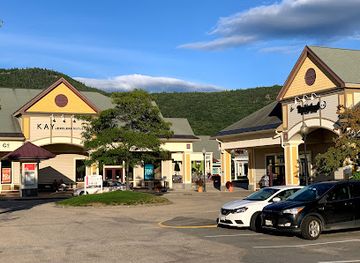Settlers Green Outlet Village