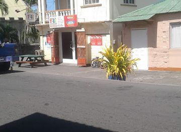 saint-vincent-and-the-grenadines/georgetown/shop/triple-r-mini-mart