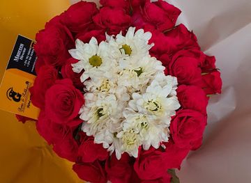 kenya/lake-nakuru-national-park/shop/bows-ribbons-gifts-nakuru