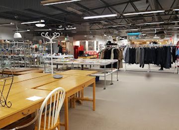 sweden/uppland/shop/kupan-red-cross