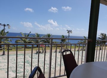 christmas-island/flying-fish-cove/shop/le-cla-cafe-and-restaurant