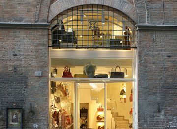 italy/siena/shop/franchi-abbigliamento-e-accessori