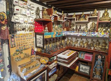nepal/patan/hiranya-varna-mahavihar-golden-temple/shop/patan-museum-gift-shop