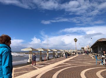 israel/haifa-beaches/shop/midrahof