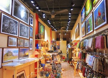 vietnam/hanoi/hoan-kiem-district/shop/sweet-sandy-souvenir-crafts-art