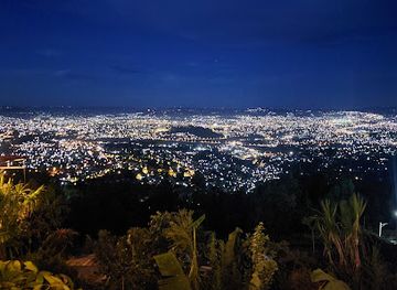 rwanda/volcanoes-national-park/shop/nuttintodo