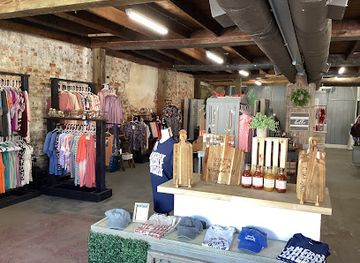 alabama/coosa-valley/shop/the-lil-farmhouse-market