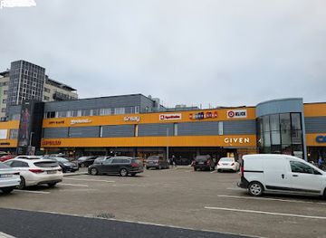 estonia/haapsalu/shop/haapsalu-kaubamaja-parkla