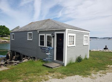 maine/knox-county/shop/dockside-books-gifts