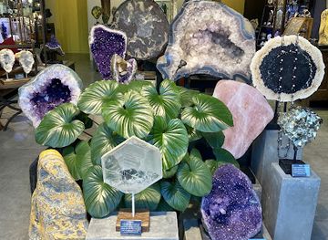 thailand/similan-islands/shop/fe2-decor-co-ltd-rare-crystal-unique-jewelry-fine-gifts-phuket-thailand