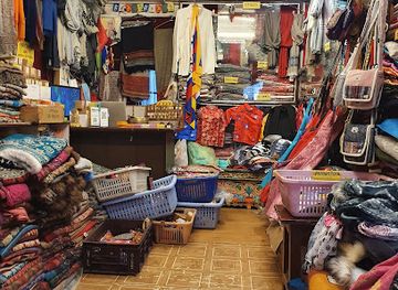 india/mcleodganj/shop/tibet-art-and-craft