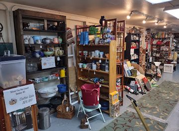 missouri/west-central-missouri/shop/silver-fox-merchants-of-antiques-and-uniques