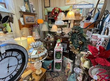 maryland/rocky-gap-state-park/shop/rustic-touch-antiques