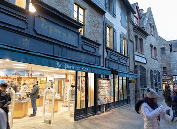 france/mont-saint-michel-bay/shop/the-king-s-gate