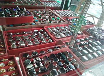 indonesia/maluku/shop/victoria-jewelry