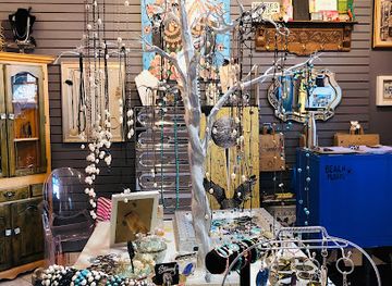 canada/ottawa-valley/shop/stunning-women-s-fashion-accessories-byward-market-ottawa