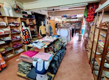 mauritius/pointe-aux-piments/shop/max-shop