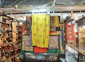 india/darjeeling/mall-road/shop/the-gift-house