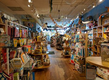 maine/greater-portland-and-casco-bay/shop/treehouse-toys