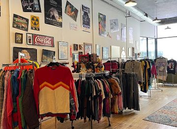 michigan/grand-rapids/shop/decaydence-vintage