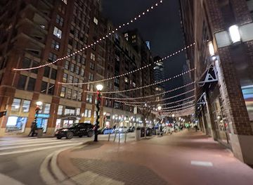 maryland/baltimore/inner-harbor/shop/south-moon-under