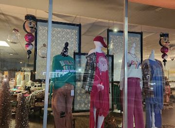 alabama/lake-guntersville/shop/polly-s-market-design