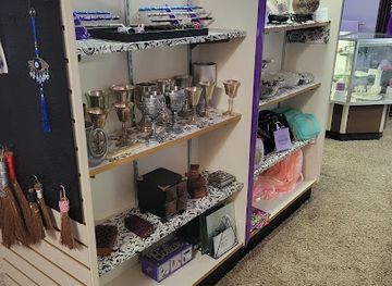 iowa/newton/shop/willow-s-melting-pot