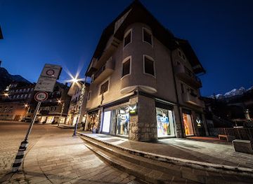 italy/cortina-d-ampezzo/shop/mountain-shop-cortina