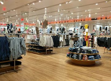 washington/bellevue/bellevue-square/shop/uniqlo-bellevue-collection