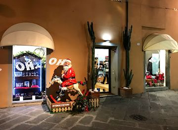 italy/lucca/shop/tenucci-store-negozio-di-abbigliamento-lucca