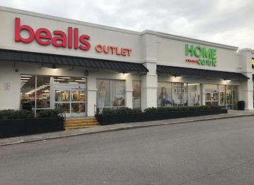 florida/pensacola-beach/shop/bealls