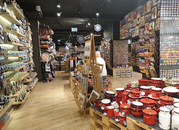 hungary/northern-hungary/shop/world-of-souvenir