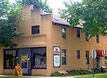 wisconsin/la-crosse/shop/the-second-showing