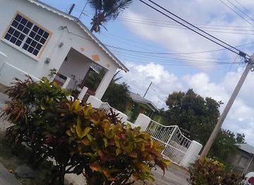 barbados/animal-flower-cave/shop/fair-deals-supermarket-crab-hill