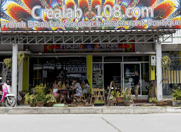 thailand/koh-phangan/shop/crealab108-psychedelic-uv-tapestries-and-clothing-store