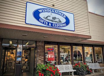 michigan/tawas-point-state-park/shop/windjammer-gifts