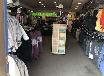 montana/flathead-lake/shop/the-creek-montana-essentials