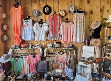 south-dakota/wind-cave-national-park/shop/red-dirt-pearls-boutique