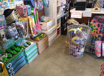 florida/clearwater-beach/shop/marina-gift-souvenirs