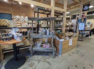 canada/regina/downtown-regina/shop/the-alternative-refillery-zero-waste-market