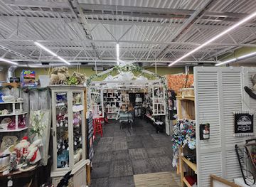 michigan/east-michigan/shop/pinky-s-place-antique-artisan-market