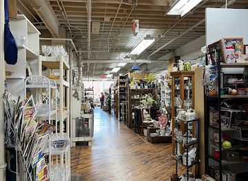 ohio/wayne-national-forest/shop/olde-shoe-factory-antique-mall