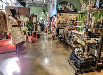 texas/dallas/shop/harkensback-fashion-home-fragrance-vintage