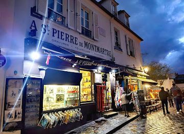 france/paris/montmartre/shop/a-st-pierre-de-montmartre